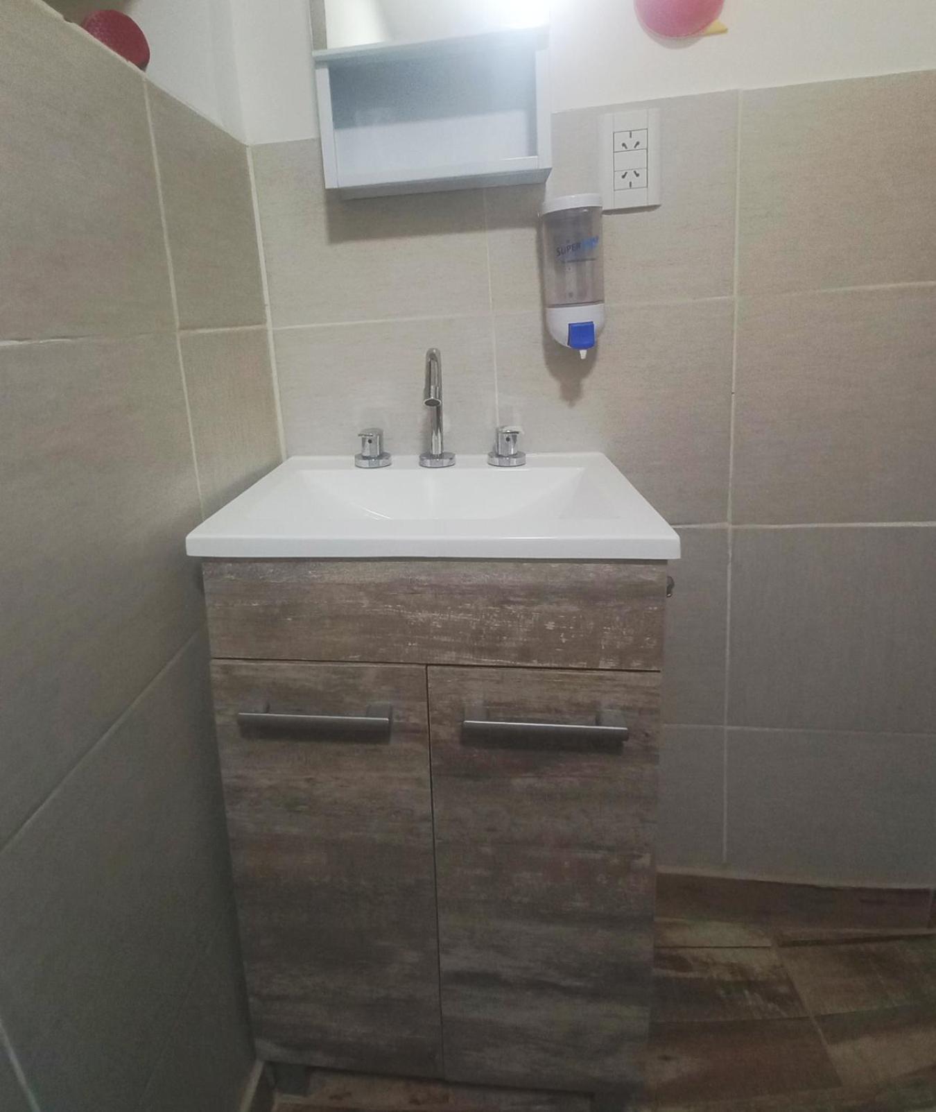 Magnifica, Luminoso Dpto A Pocas Cuadras Del Centro, Planta Baja Con Asador Appartement Ushuaïa