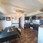 Ushuaia Magnifica, Luminoso Dpto A Pocas Cuadras Del Centro, Planta Baja Con Asador