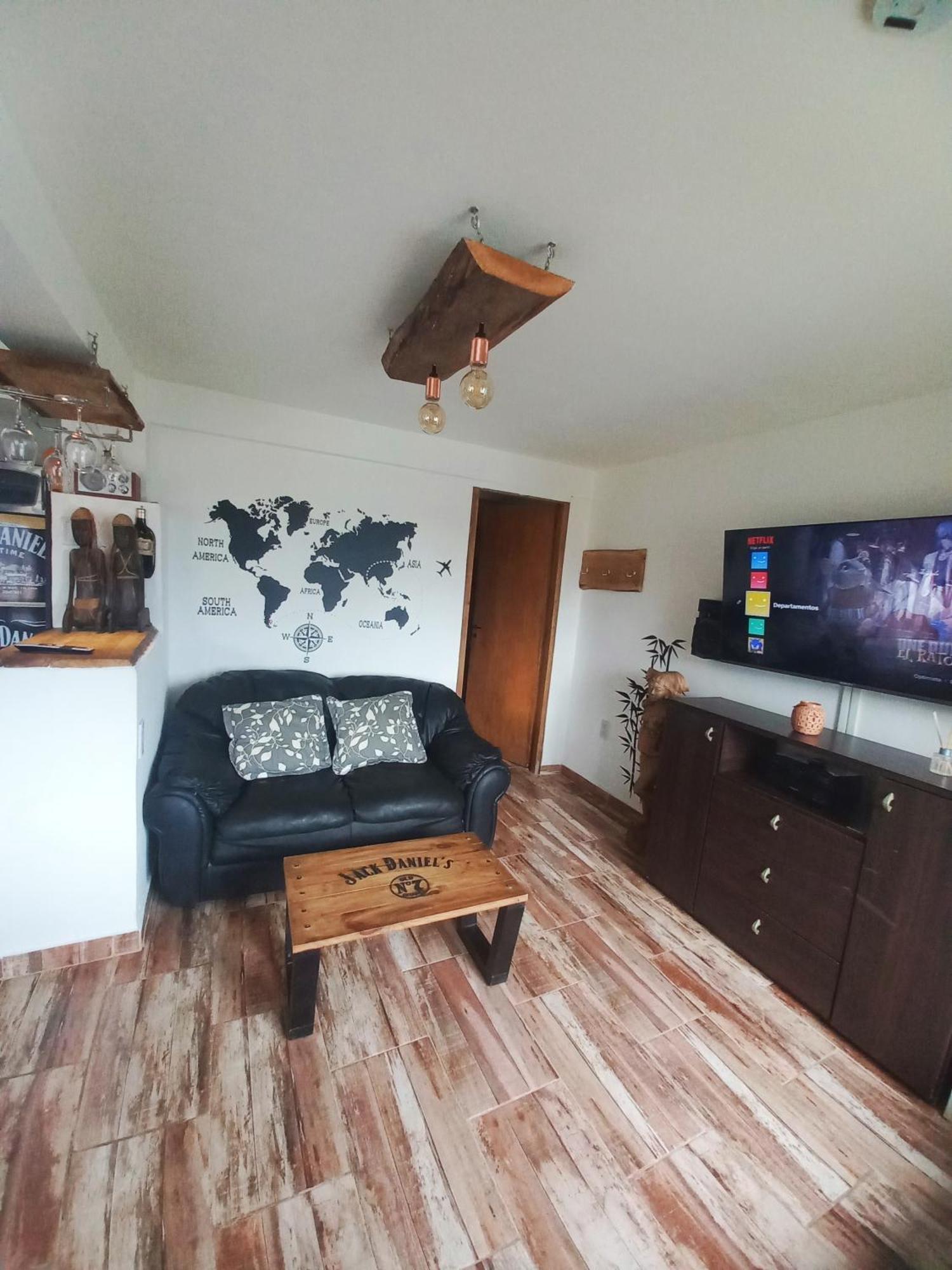 Magnifica, Luminoso Dpto A Pocas Cuadras Del Centro, Planta Baja Con Asador * Ushuaia